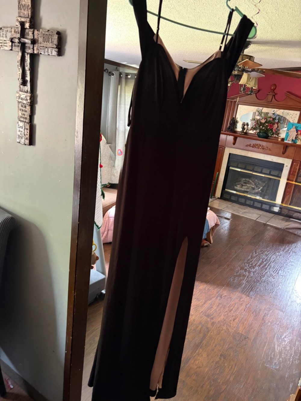 Elegant Black Sleeveless Evening Gown with Front Slit size 13
